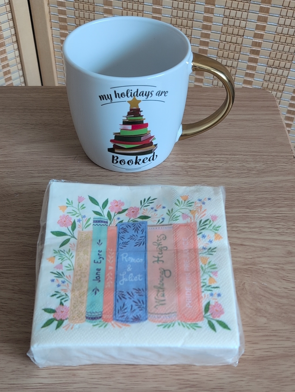 Bundle Gold-Handle White Ceramic Mug "My Holidays Are Booked" & Cocktail Napkins